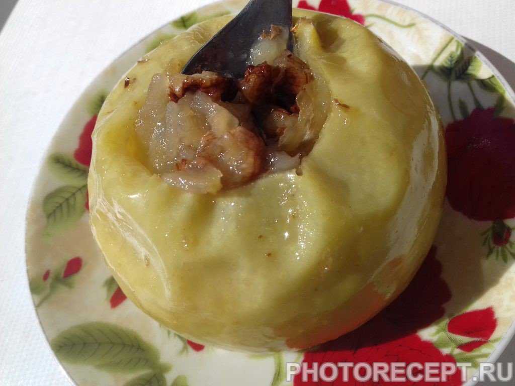 Яблоко, печеное в микроволновке - 6 пошаговых фото в рецепте