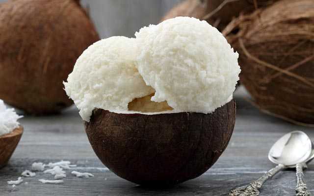 Десерт, который не отложится на талии: кокосовое мороженое без сахара (веганский рецепт)