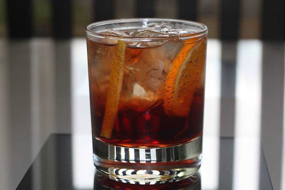 Виски с колой: пропорции смешивания со льдом и без, как правильно разводить и пить коктейль, выбор подходящего спиртного