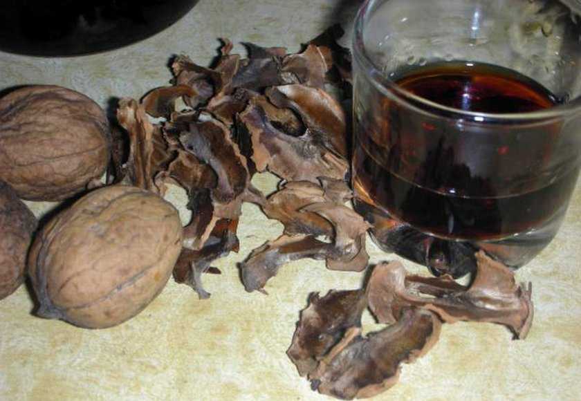 Настойка на перегородках грецкого ореха на спирту