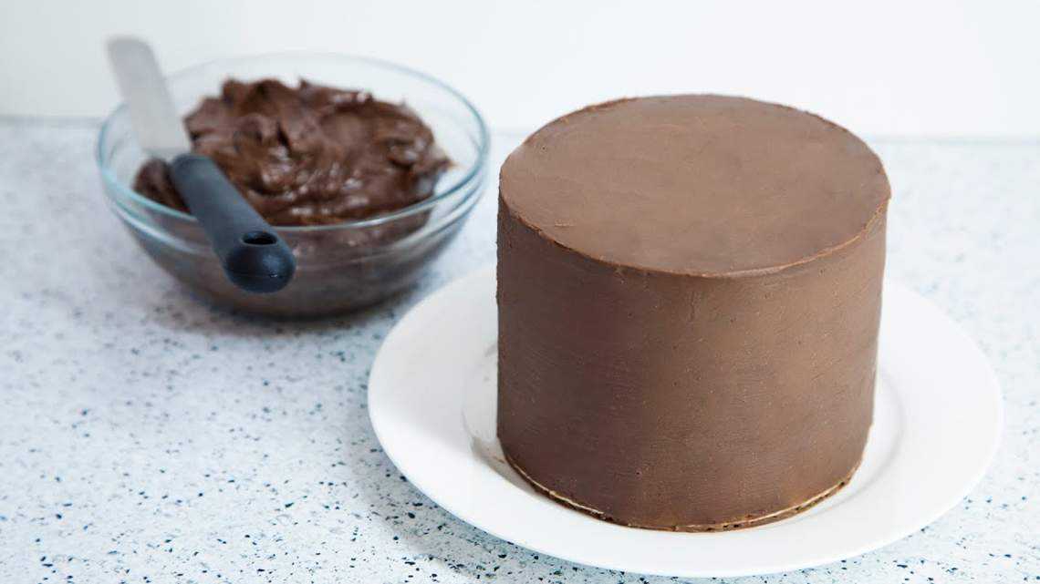 Ганаш из белого шоколада для покрытия торта: под мастику, для выравнивания, цветных подтеков