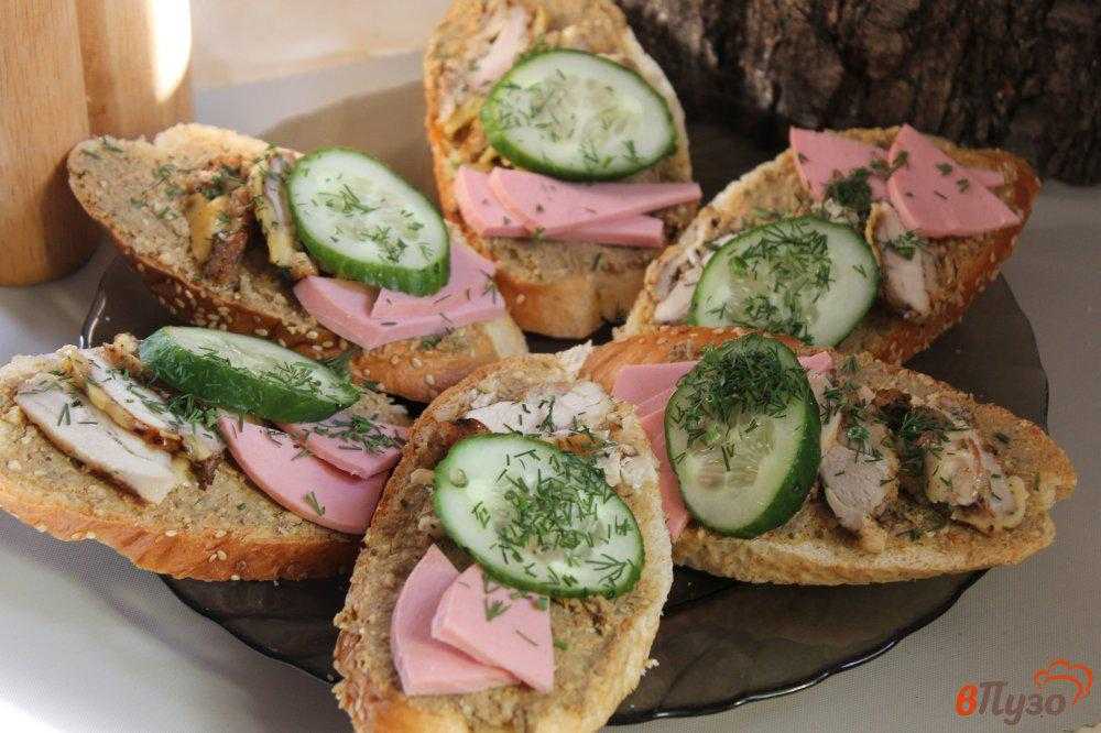 Горячие бутерброды с копченой колбасой рецепт с фото пошагово - 1000.menu