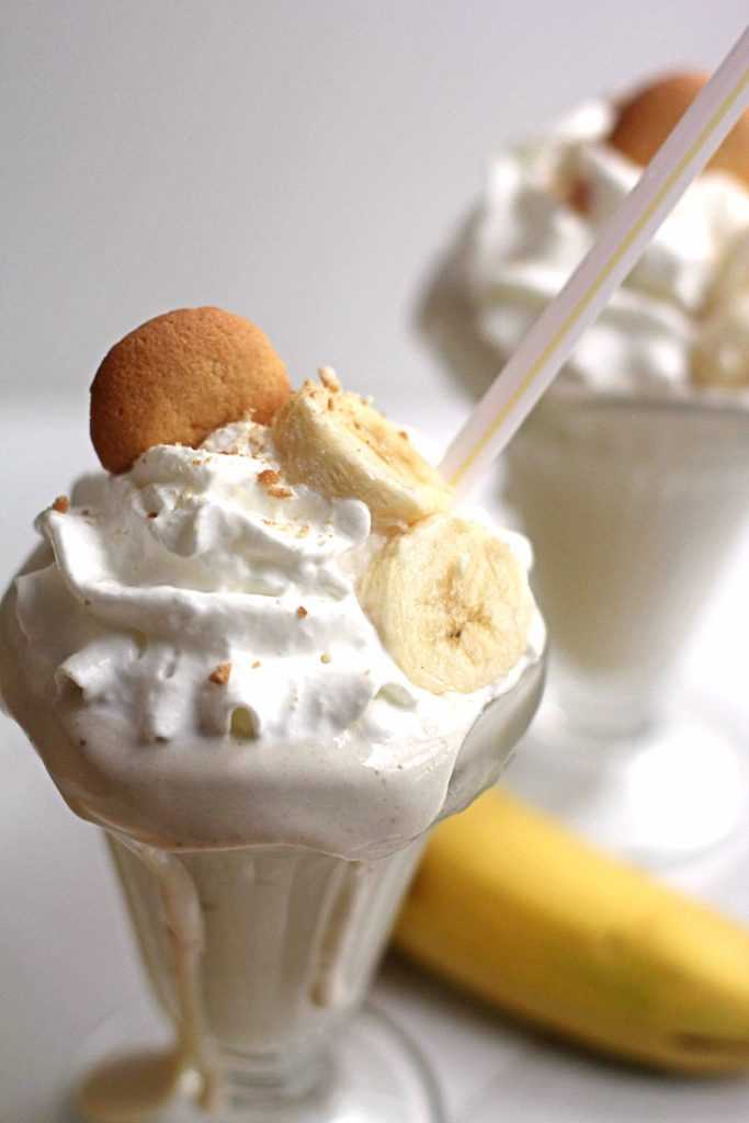 Банановый молочный коктейль: как сделать в блендере, польза, рецепты с шоколадом, клубникой, мороженым и без