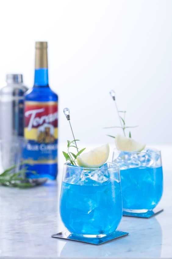 Рецепты приготовления коктейля голубая лагуна