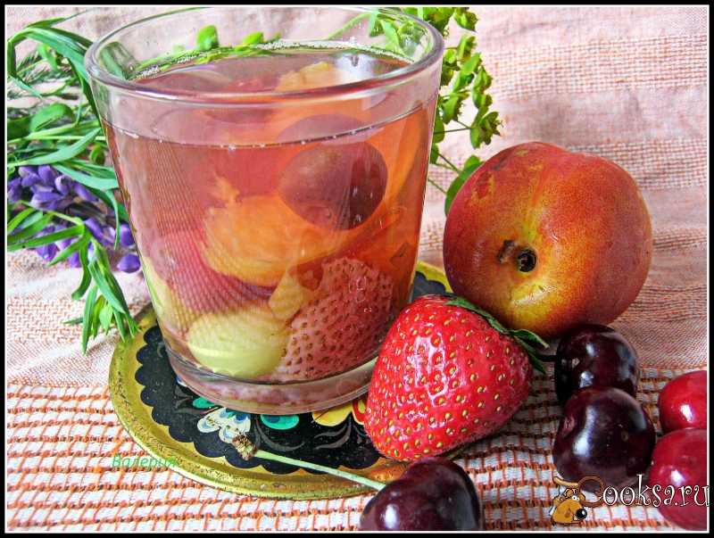 Компот ассорти на зиму из фруктов, ягод рецепты на 3 литровую банку