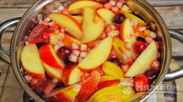 Компот ассорти на зиму из фруктов, ягод рецепты на 3 литровую банку