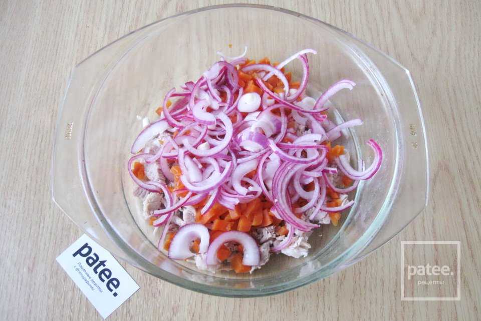 Салат из свиного сердца с маринованным луком - 10 пошаговых фото в рецепте