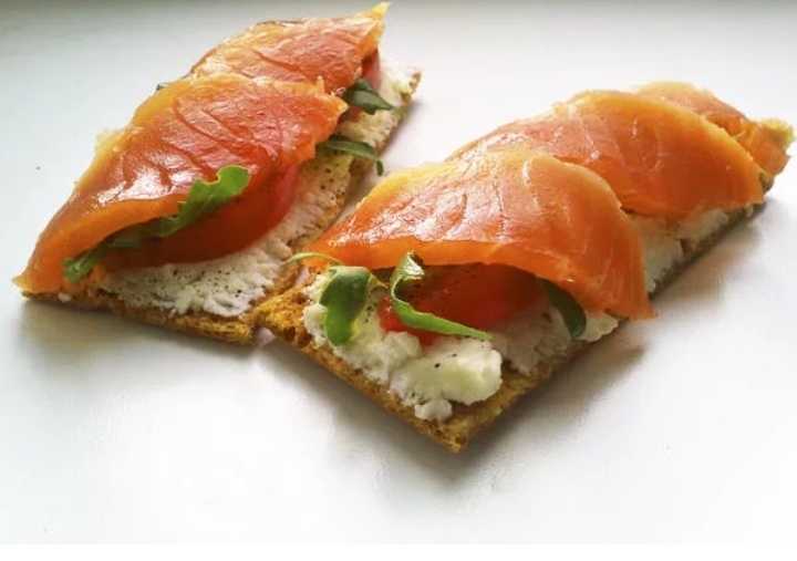 Бутерброды с красной рыбой: 12 самых вкусных рецептов (пошагово)