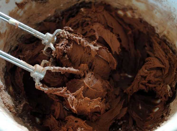 Как сделать шоколад - рецепты белого, темного и молочного шоколада в домашних условиях