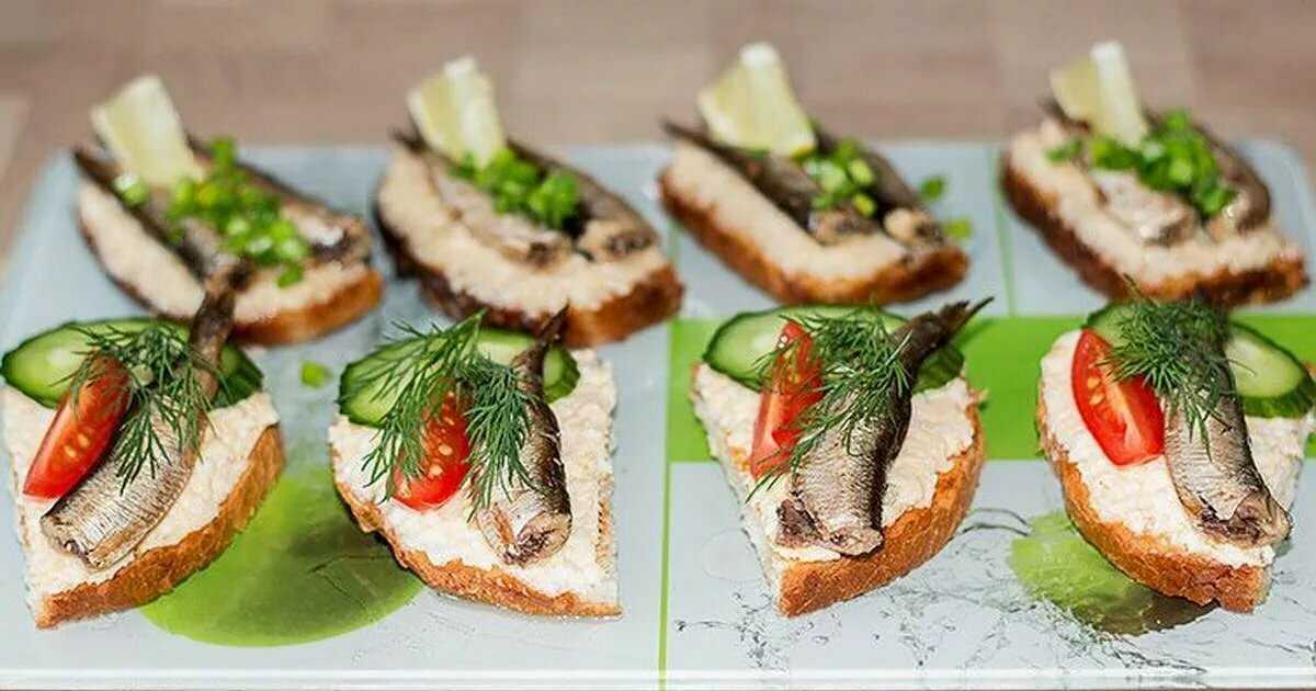 Бутерброды с творогом и зеленью рецепт с фото - 1000.menu