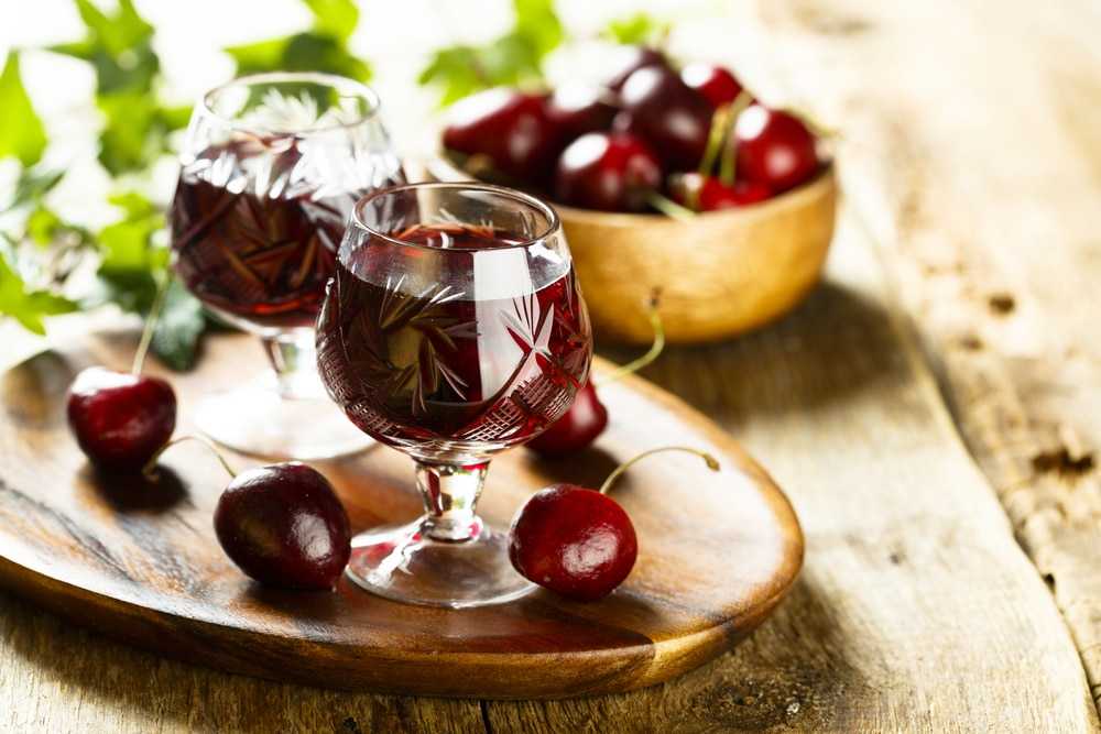 Рецепты вишневых ликеров в домашних условиях | таки вкусно