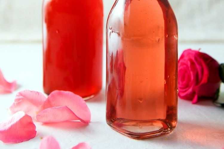Вино из лепестков роз - простые пошаговые рецепты для приготовления в домашних условиях
