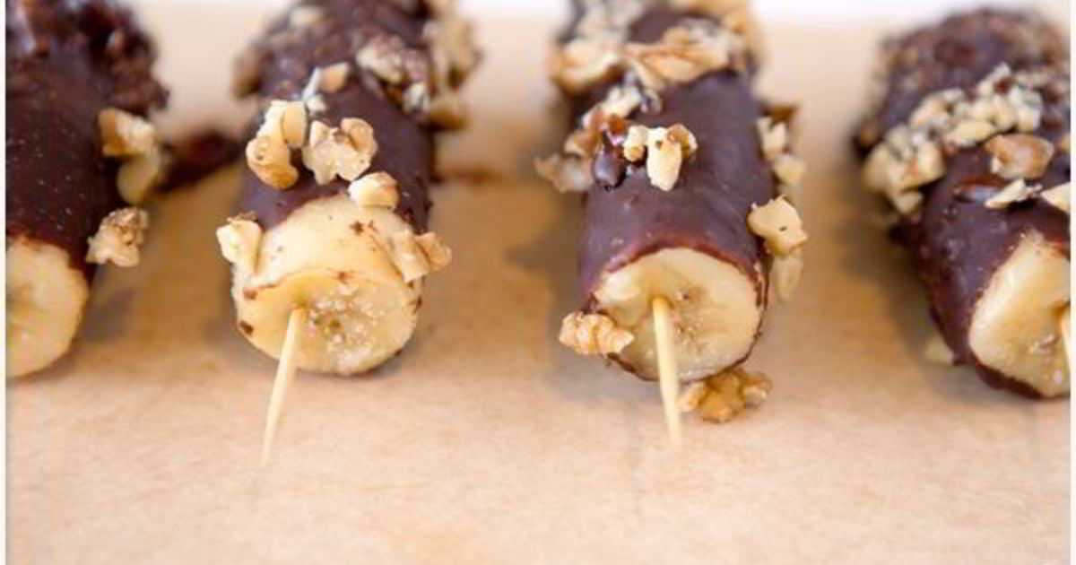 Бананы в шоколаде на палочке - 6 пошаговых фото в рецепте