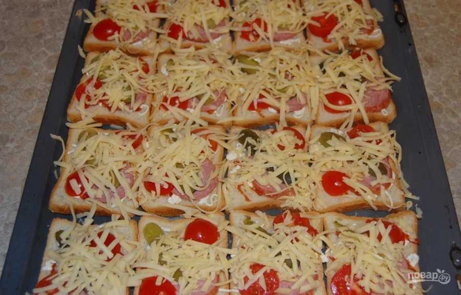Жареные бутерброды с помидорами и сыром