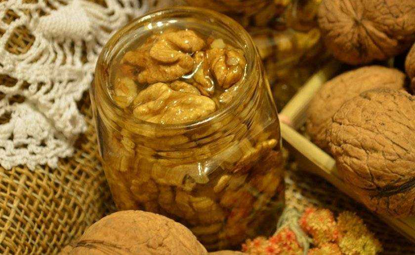 Бисквит с орехами: пошаговый рецепт с описанием и фото, особенности приготовления