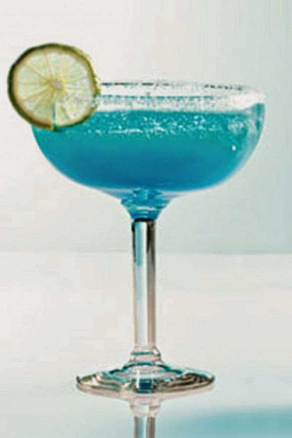 Рецепт безалкогольного коктейля голубого цвета: «голубая лагуна» и молочный, состав. как сделать в домашних условиях?