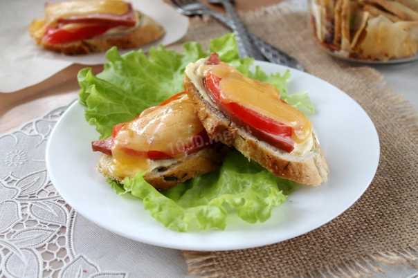 Горячие бутерброды с колбасой и сыром в духовке пошаговый рецепт с фото быстро и просто от олега михайлова