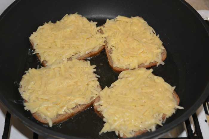 Бутерброды с картошкой на сковороде