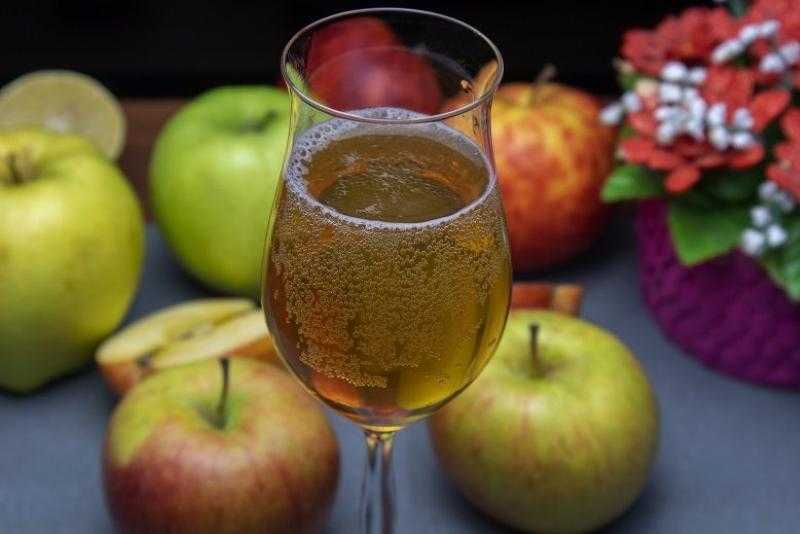 Как приготовить домашнее вино из яблок