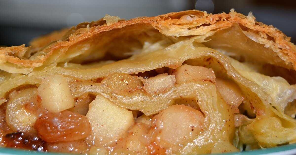 Штрудель с яблоками из слоеного теста – самые вкусные рецепты