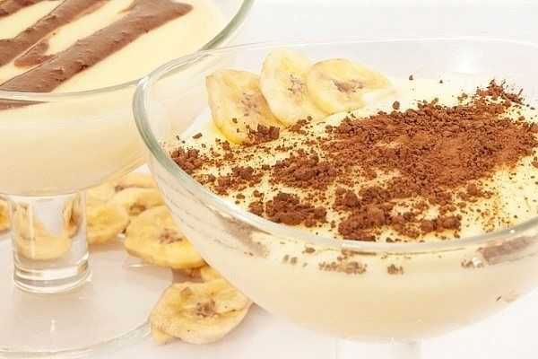 Десерт из сметаны и желатина. рецепт пошаговый без выпечки с фруктами, какао, ягодами, бананом, печеньем