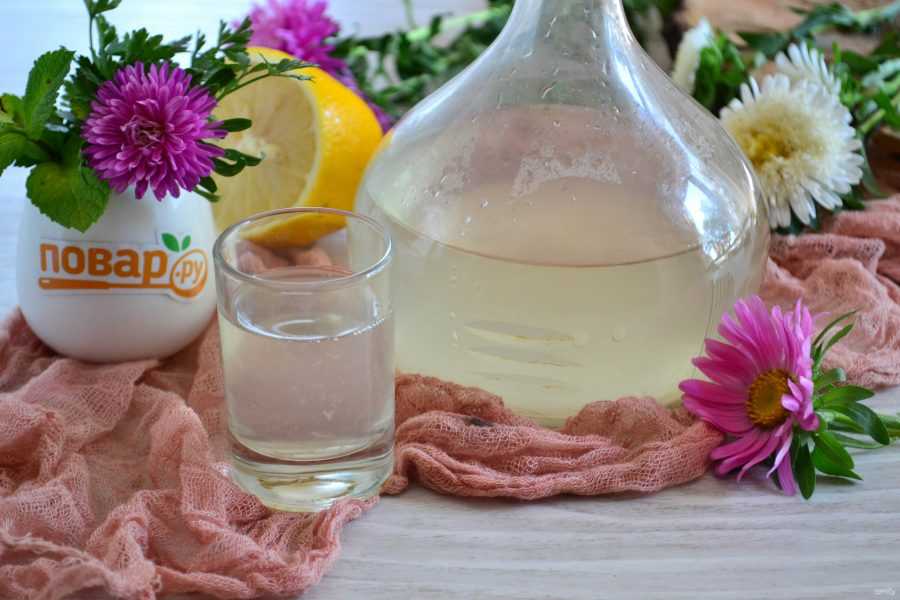 Рецепт приготовления лимонной настойки на самогоне в домашних условиях