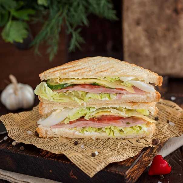 Горячие бутерброды с ветчиной и сыром в духовке: рецепт с фото пошагово