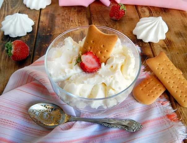 Десерт из клубники — 3 простых рецепта без выпечки