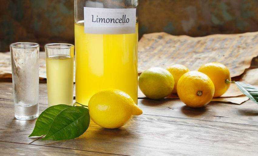 Лимончелло на самогоне в домашних условиях: лучшие рецепты приготовления