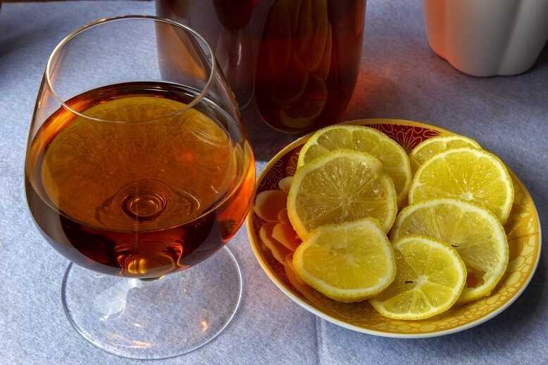 Настойка на черносливе – рецепты на водке, самогоне и спирту