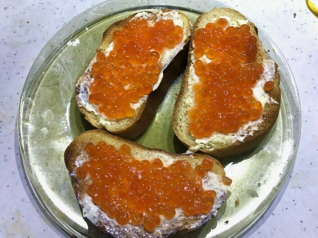 Бутерброды с красной икрой - пошаговый рецепт с фото |  закуски