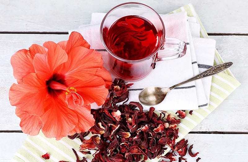 Ароматный чай из розовых лепестков убережет от простуды и депрессии