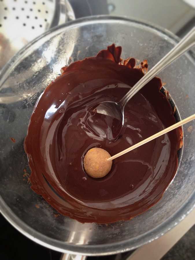 Как растопить белый шоколад: 9 шагов (с иллюстрациями)