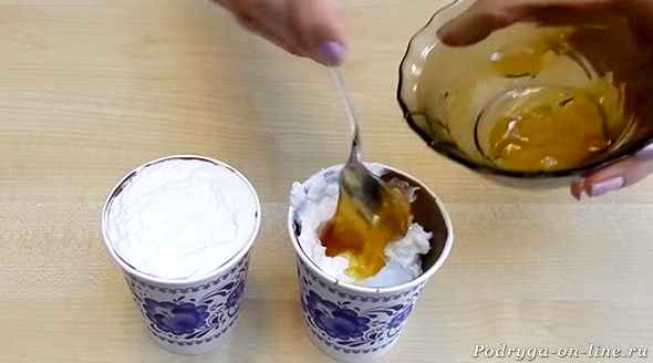 Домашнее мороженое из йогурта и банана – рецепт с фото