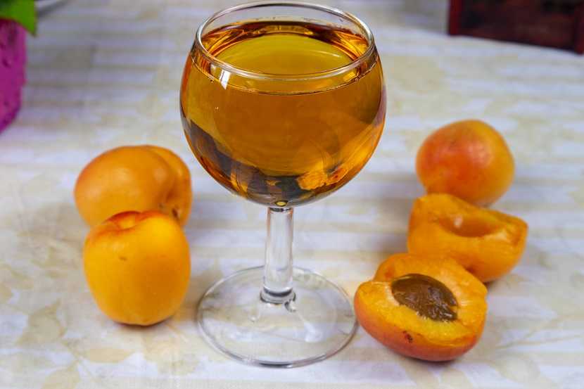 Домашнее вино из абрикосового варенья - пошаговый рецепт