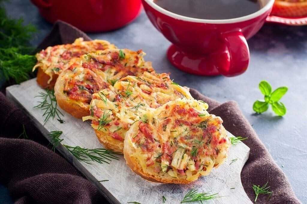 Бутерброды с яйцом, сыром и помидорами - 13 пошаговых фото в рецепте