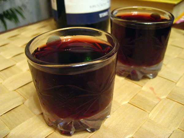 Вино из черемухи: 2 рецепта в домашних условиях