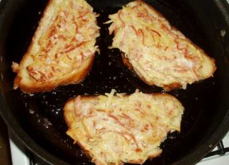 Горячие бутерброды с яйцом и сыром (3) простых рецепта