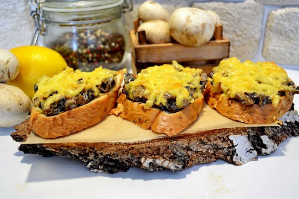 Горячие бутерброды с плавленным сыром - 6 пошаговых фото в рецепте