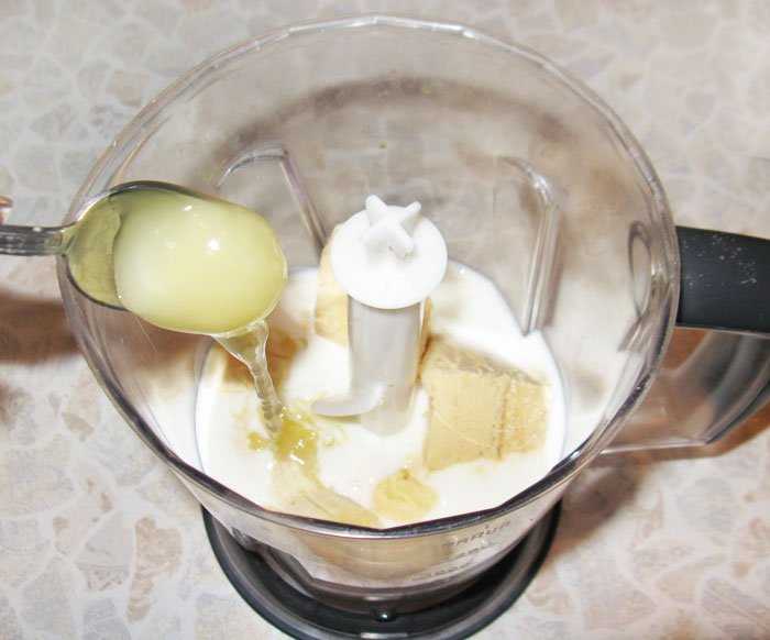 Молочный коктейль с мороженым в блендере