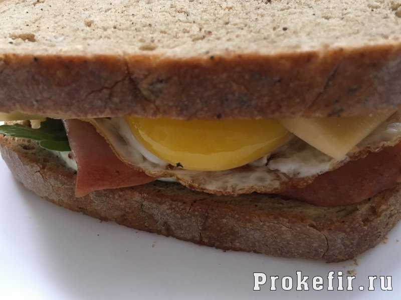 Горячие бутерброды с колбасой яйцом и сыром | 3 рецепта