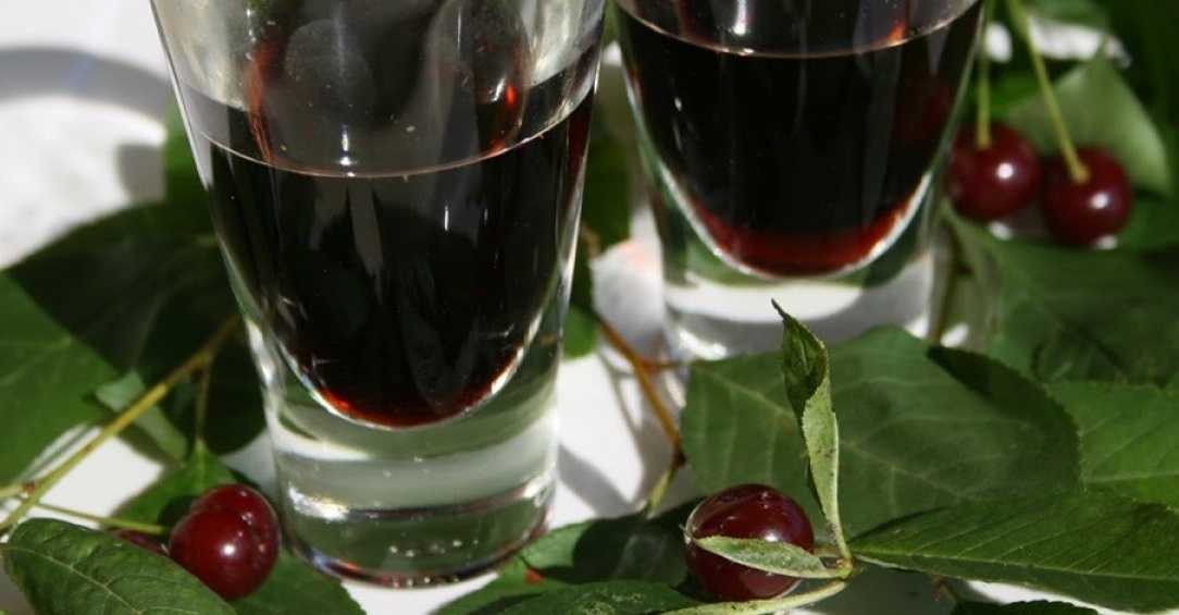Как приготовить вино из листьев вишни и черноплодной рябины: поиск по ингредиентам, советы, отзывы, пошаговые фото, подсчет калорий, удобная печать, изменение порций, похожие рецепты