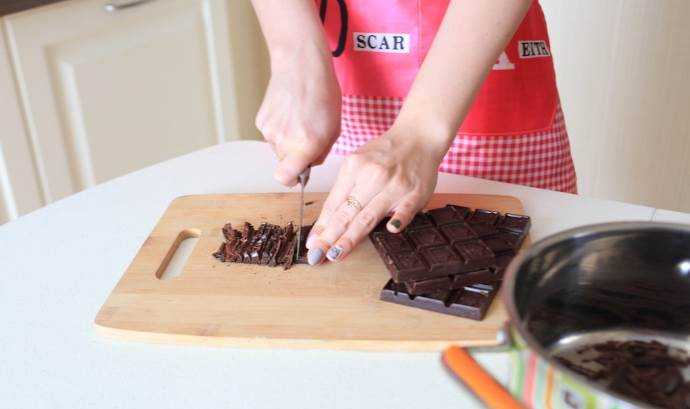Декор из шоколада для торта: мастер-класс, фото и видео-рецепты, как делать шоколадные украшения