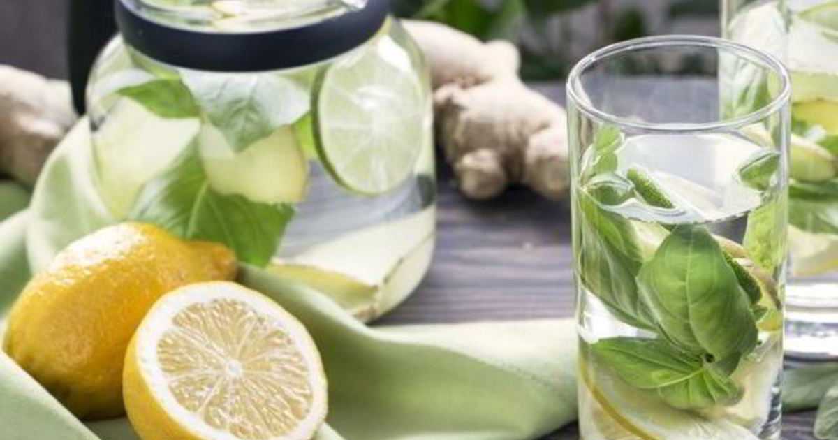 Рецепт лимонно-имбирного напитка с базиликом | меню недели