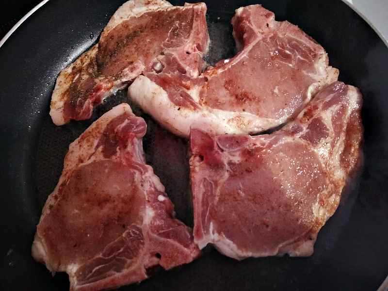 Как приготовить мягкие и сочные отбивные из свинины — рецепты с фото