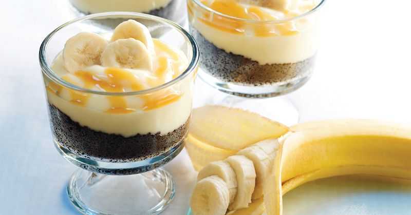 Творожно-сливочный желейный десерт с бананом