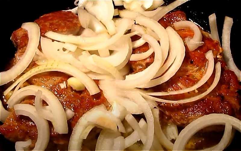 Свиной стейк в кисло-сладком маринаде — пошаговый рецепт с фото