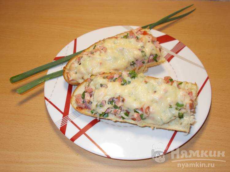 Горячие бутерброды с колбасой и сыром - 33 рецепта приготовления пошагово - 1000.menu
