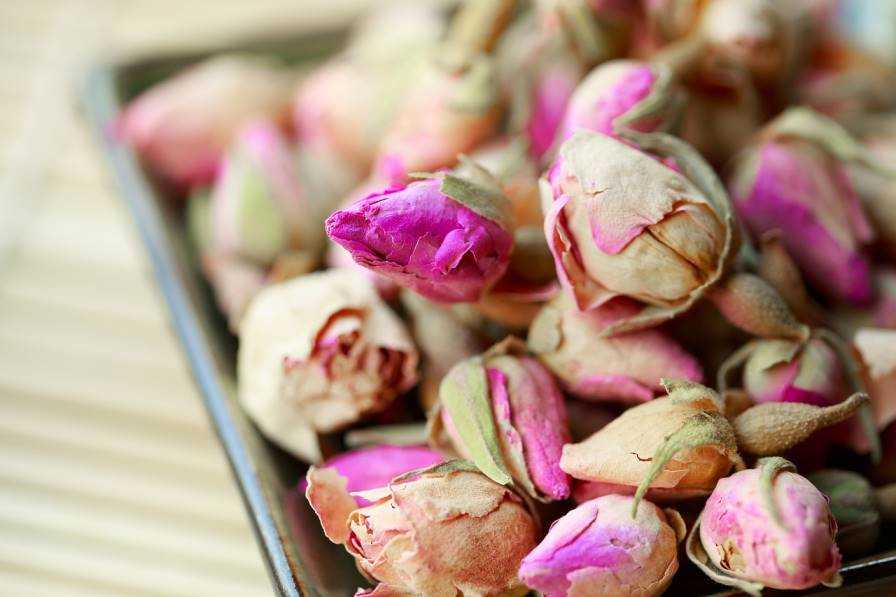 Чай из лепестков розы — польза и вред | польза и вред