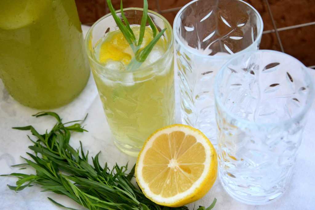 Клубничный лимонад с базиликом - пошаговый рецепт приготовления с фото